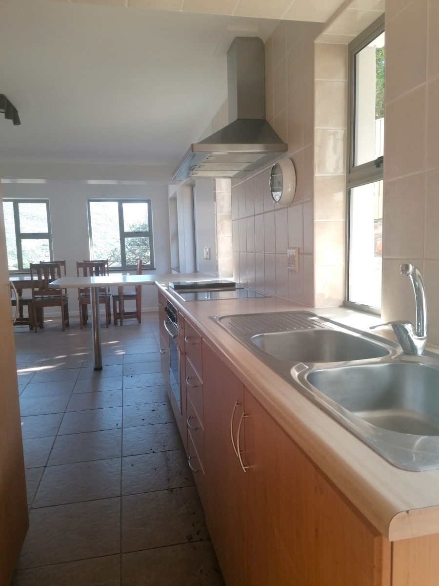 To Let 4 Bedroom Property for Rent in Glencairn Heights Western Cape